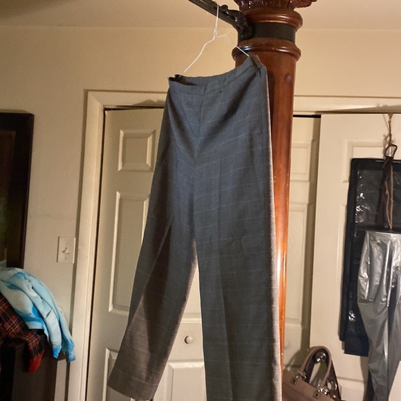 2piece pant suit like a grey tweed lined big buttons wide collar - Picture 7 of 8
